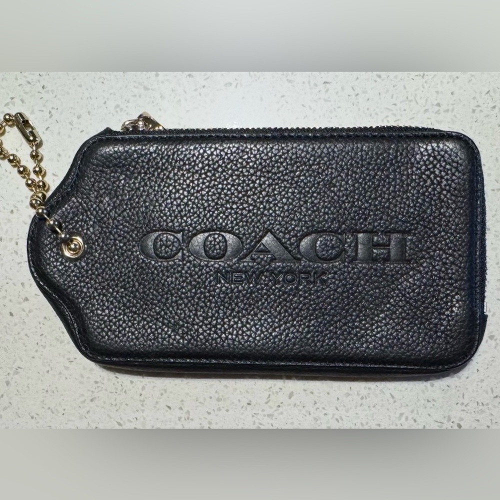 NWOT - Coach Black Pebbled Leather Hangtag Wristlet